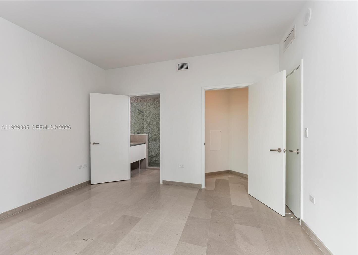 88 SW 7th St #2501, Miami FL 33130