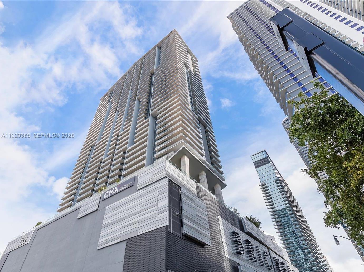 88 SW 7th St #2501, Miami FL 33130