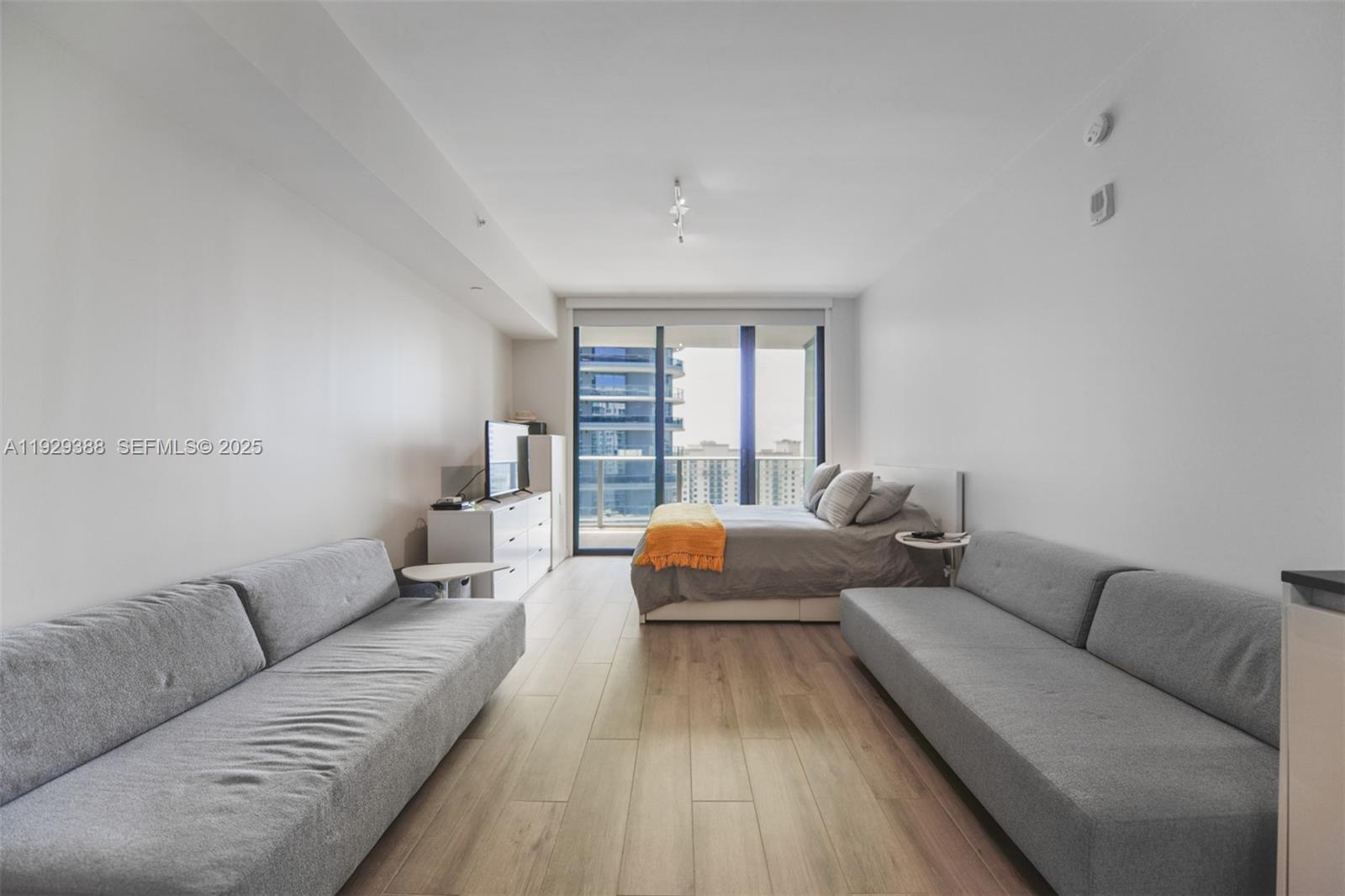 1010 Brickell Ave #3710, Miami FL 33131