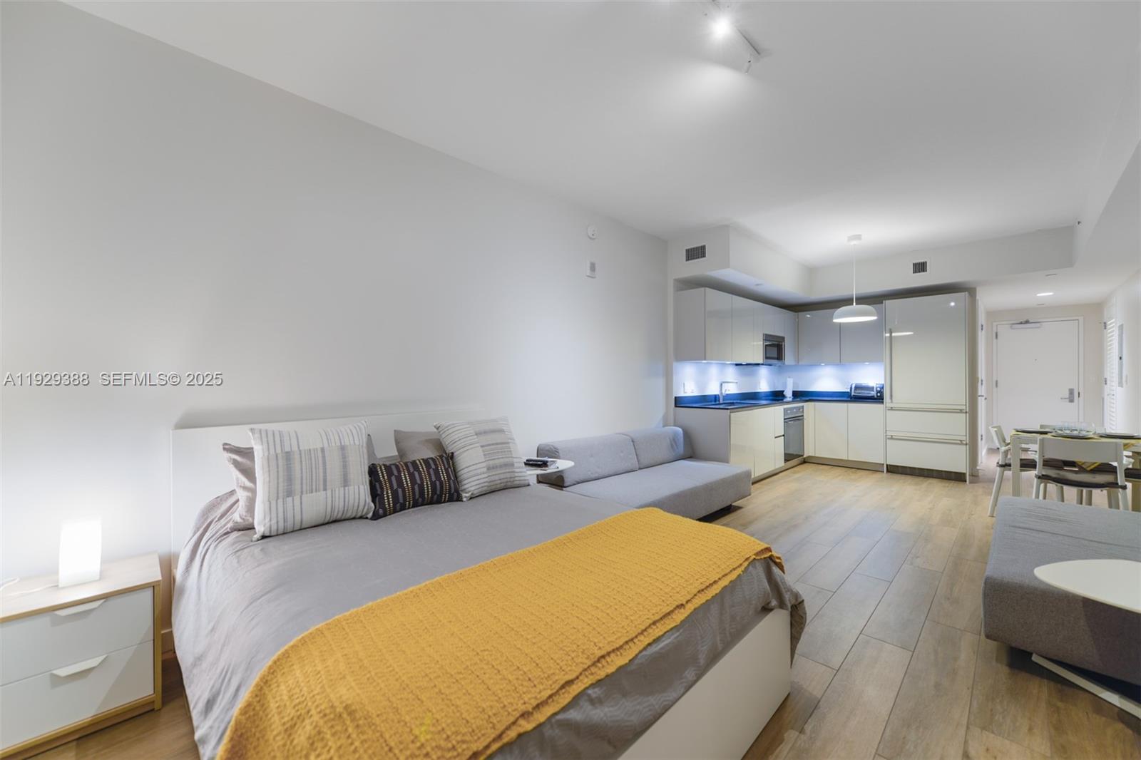 1010 Brickell Ave #3710, Miami FL 33131