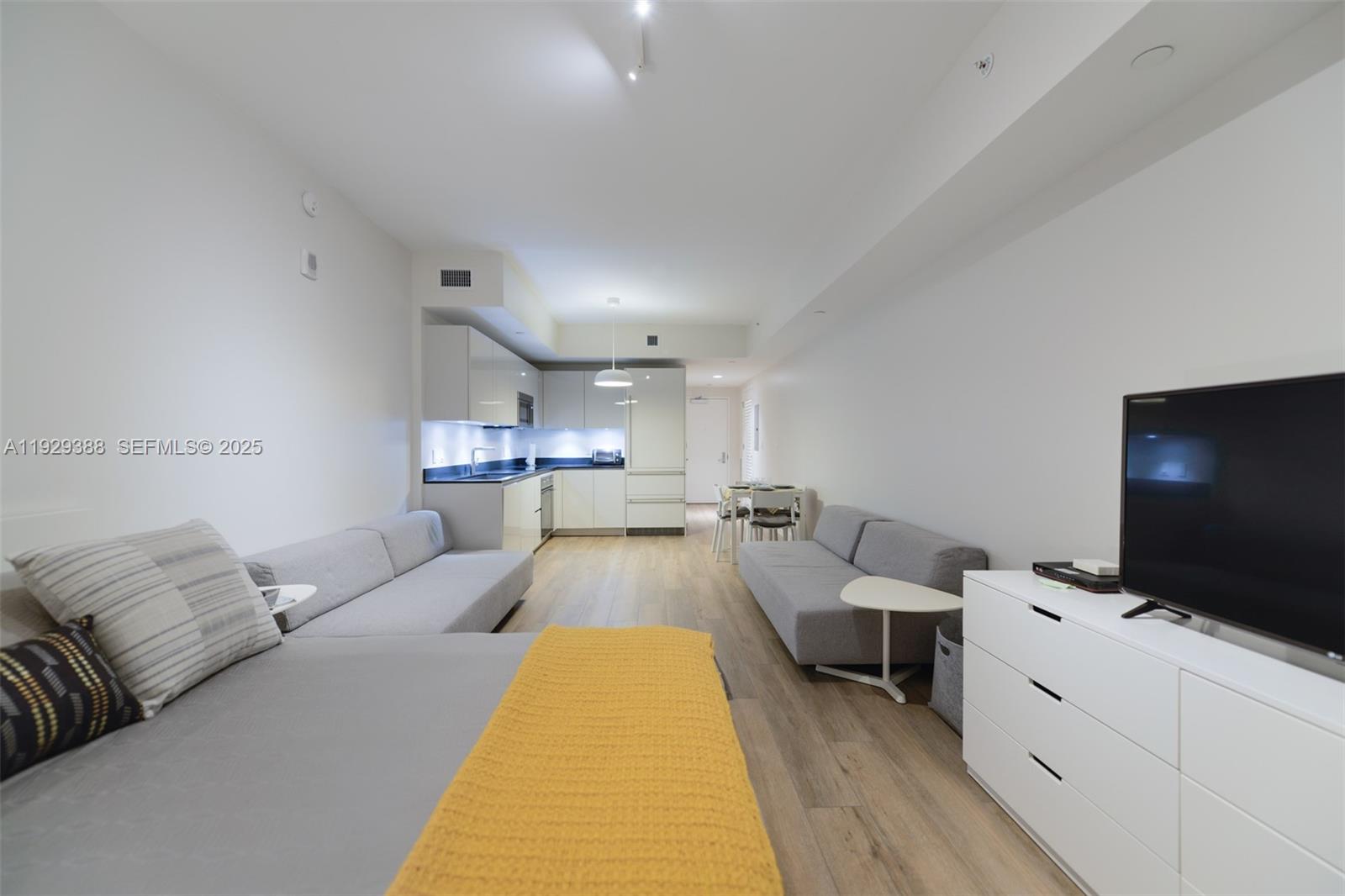 1010 Brickell Ave #3710, Miami FL 33131