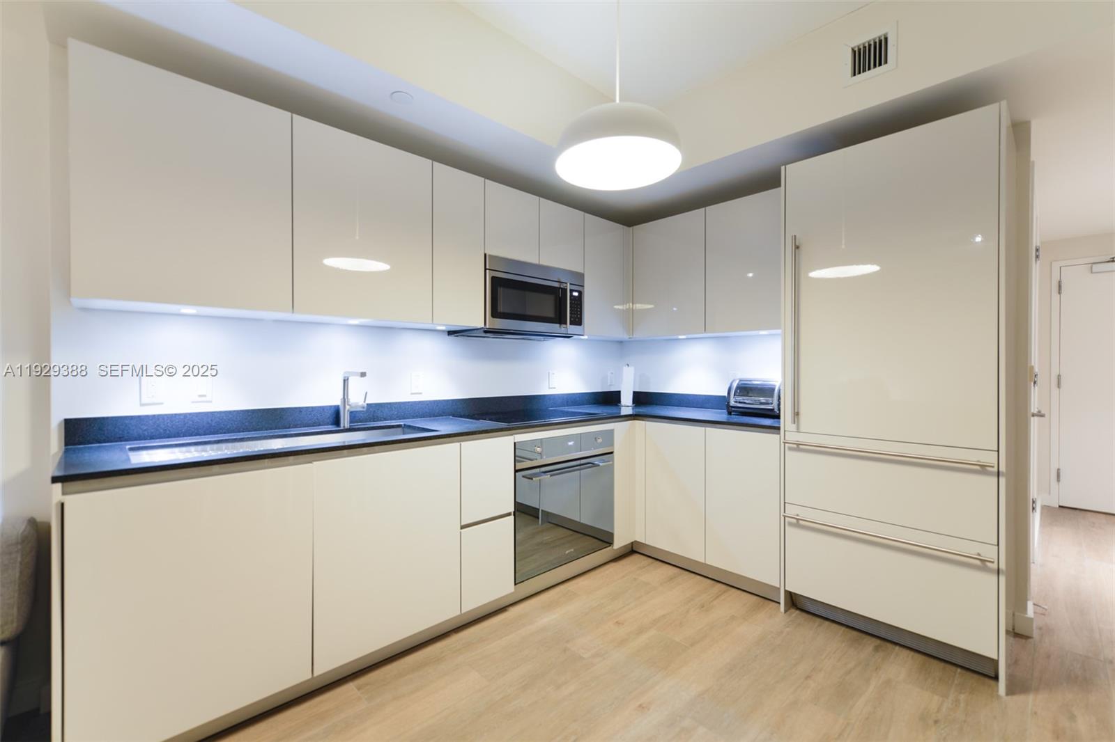 1010 Brickell Ave #3710, Miami FL 33131