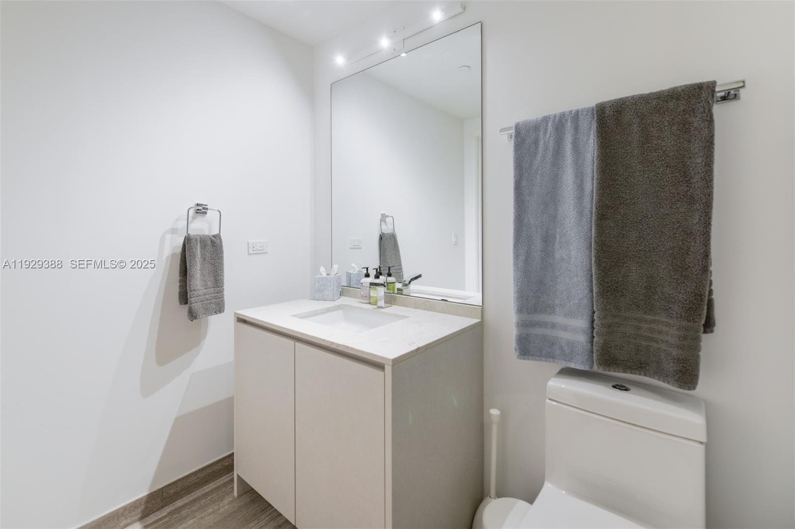 1010 Brickell Ave #3710, Miami FL 33131