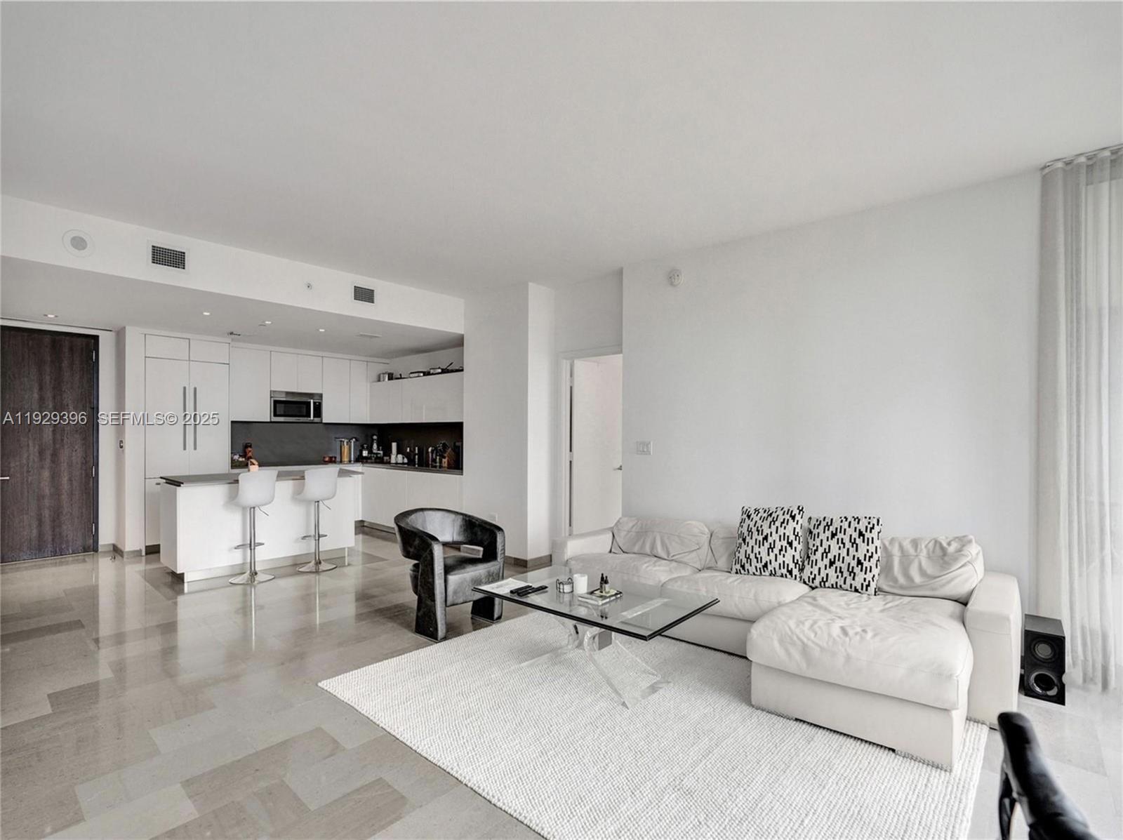 88 SW 7th St #907, Miami FL 33130