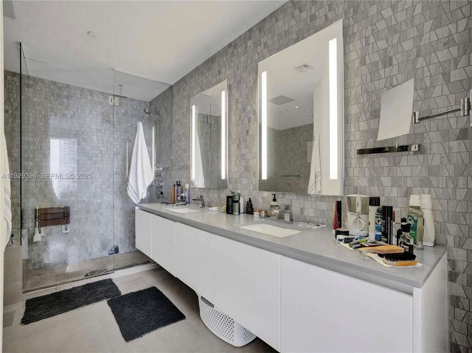 88 SW 7th St #907, Miami FL 33130