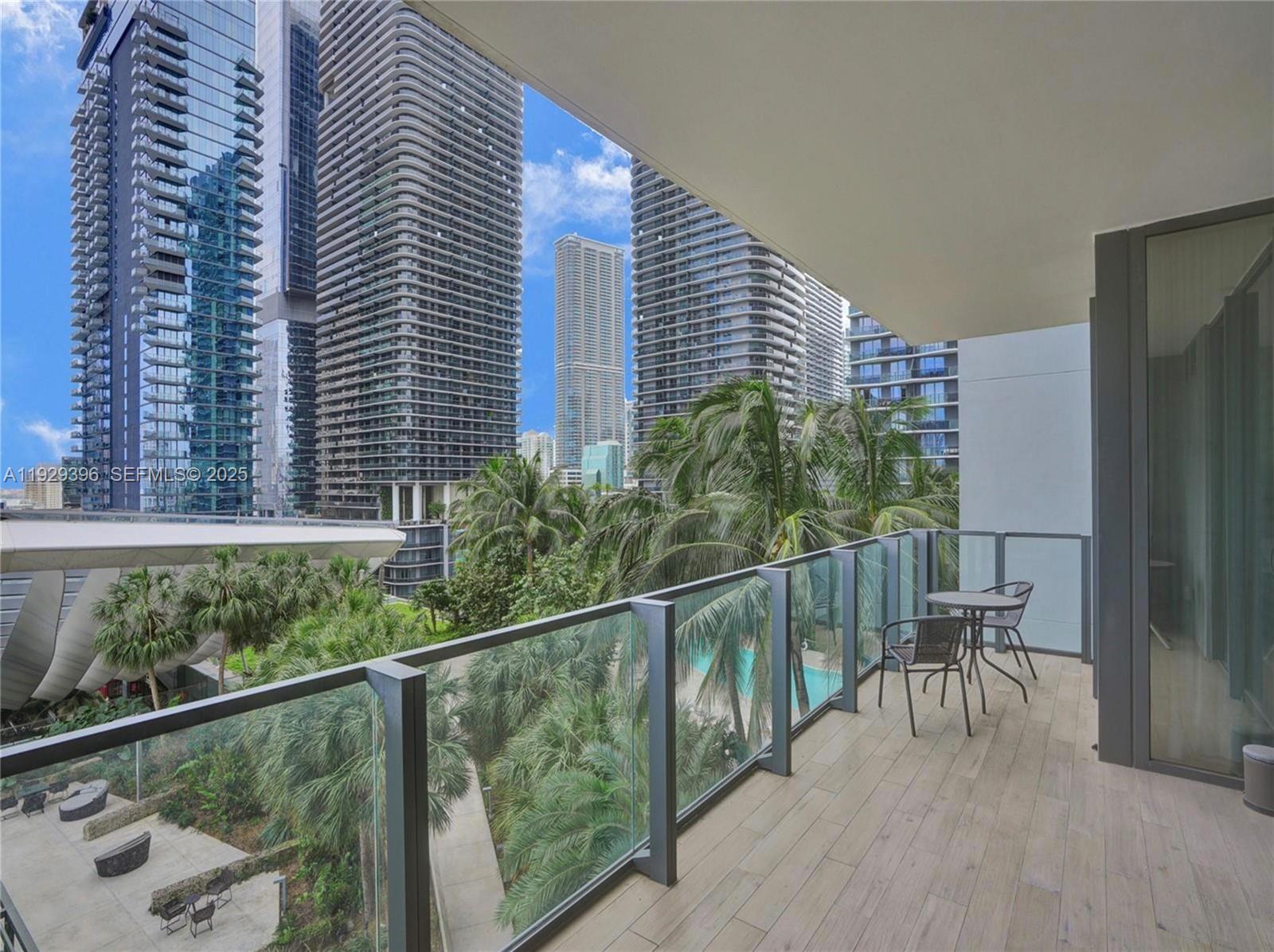88 SW 7th St #907, Miami FL 33130