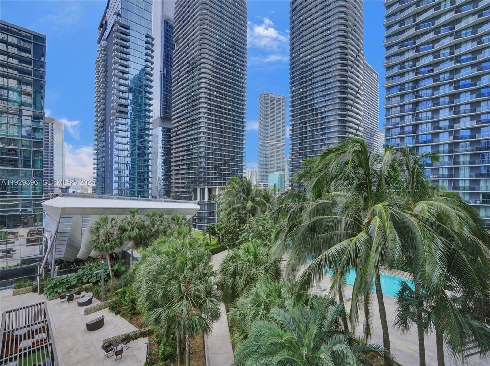 88 SW 7th St #907, Miami FL 33130