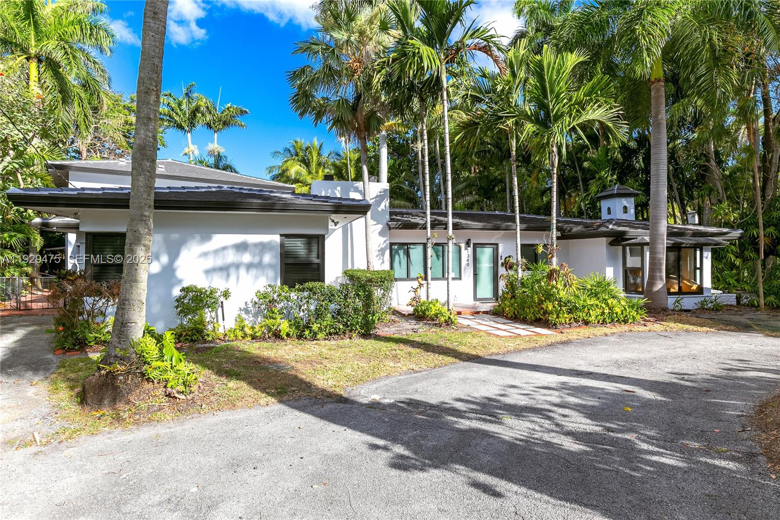 1349 Middle River Dr, Fort Lauderdale FL 33308