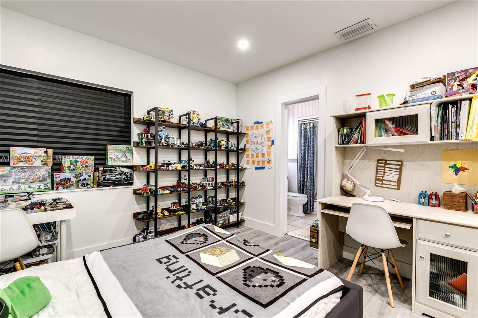 1349 Middle River Dr, Fort Lauderdale FL 33308