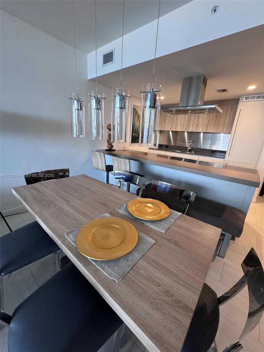 1000 Brickell Plz #2011, Miami FL 33131
