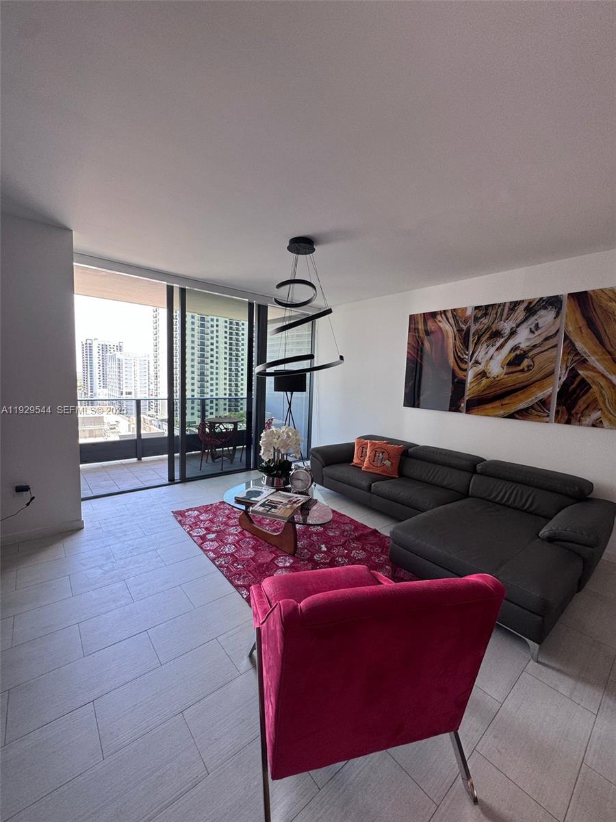 1000 Brickell Plz #2011, Miami FL 33131