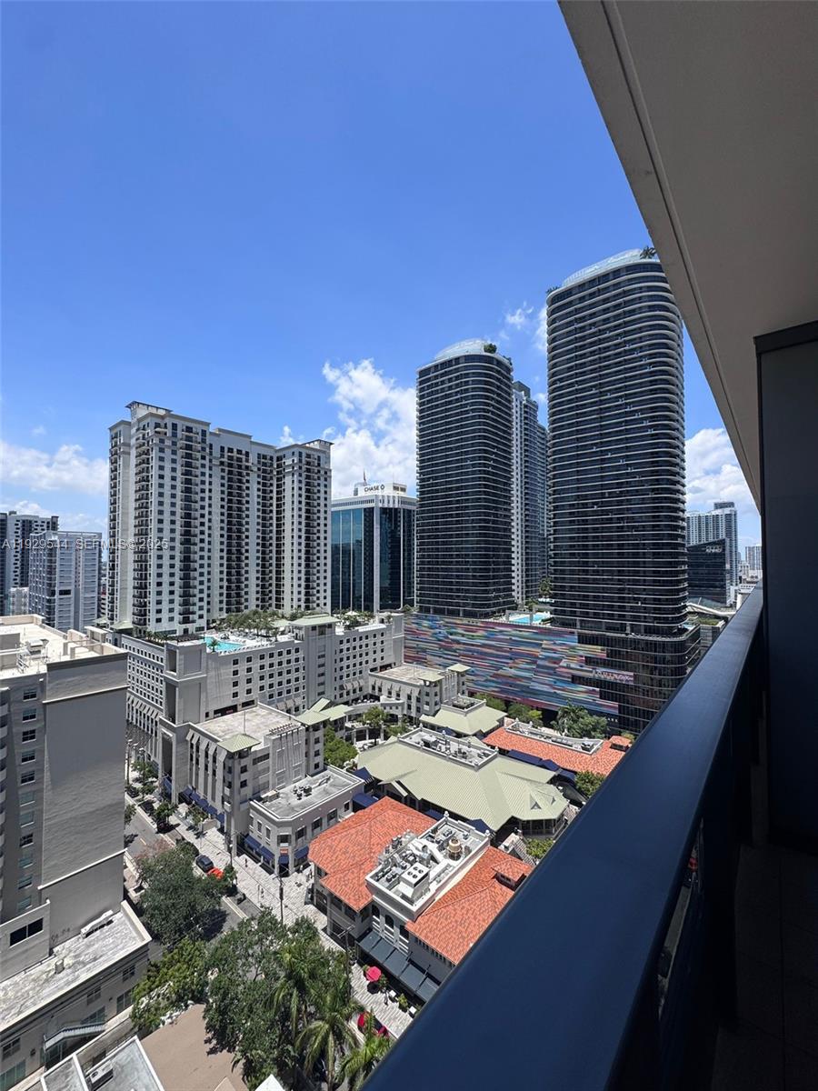 1000 Brickell Plz #2011, Miami FL 33131