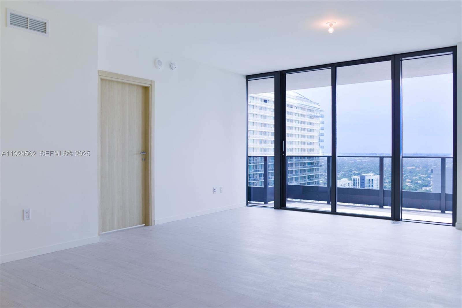 1000 Brickell Plz #3208, Miami FL 33131