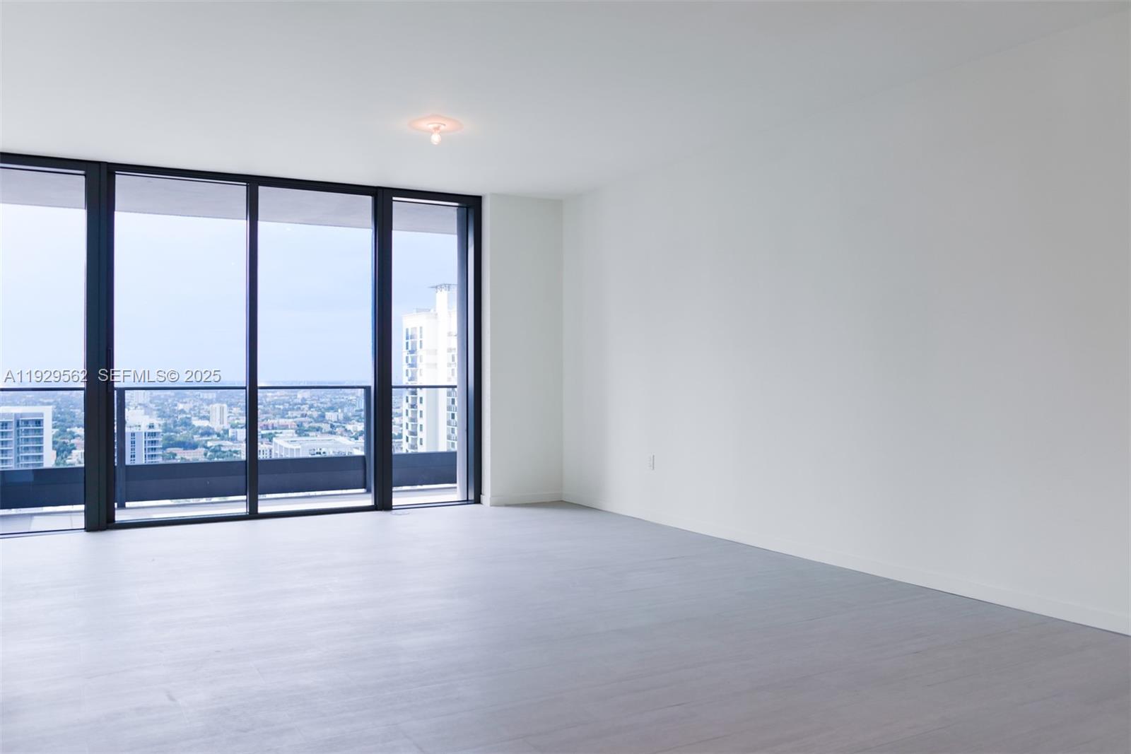 1000 Brickell Plz #3208, Miami FL 33131