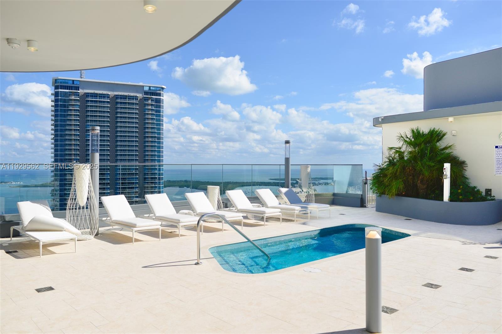 1000 Brickell Plz #3208, Miami FL 33131