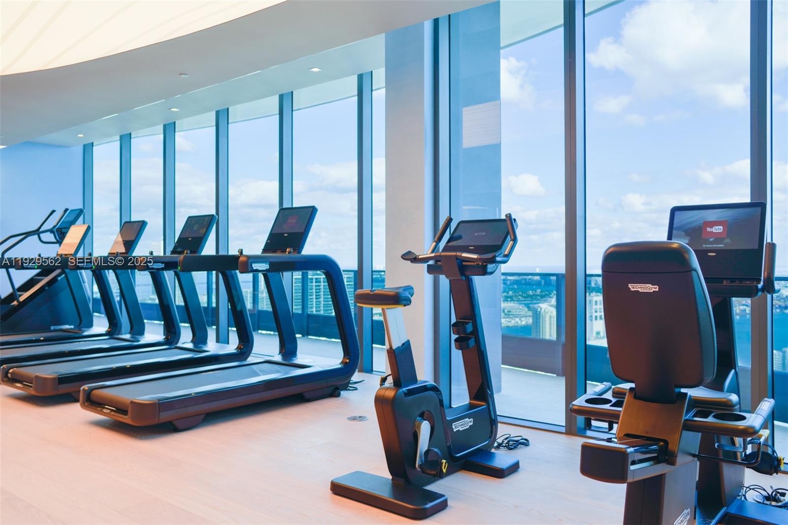 1000 Brickell Plz #3208, Miami FL 33131