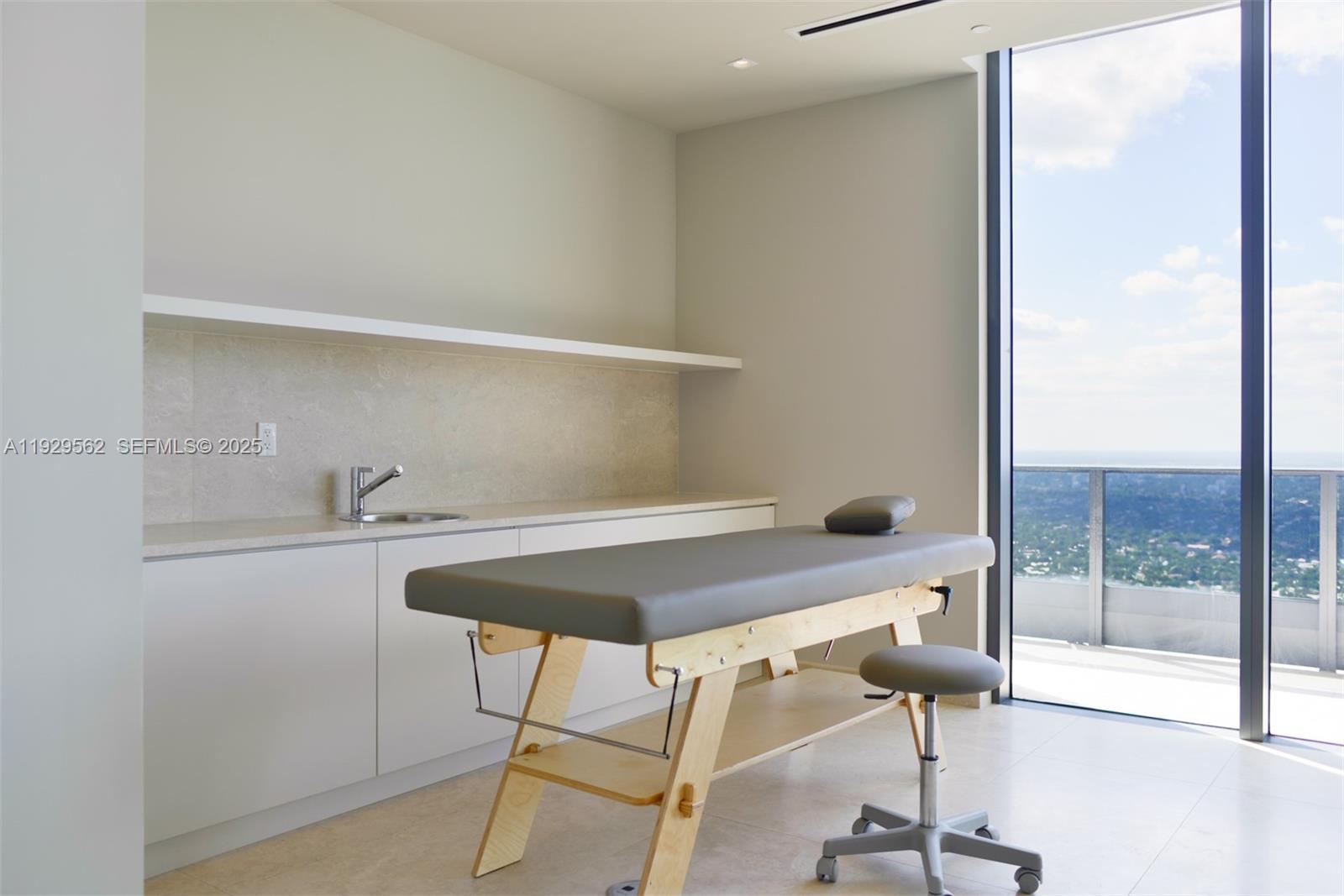 1000 Brickell Plz #3208, Miami FL 33131