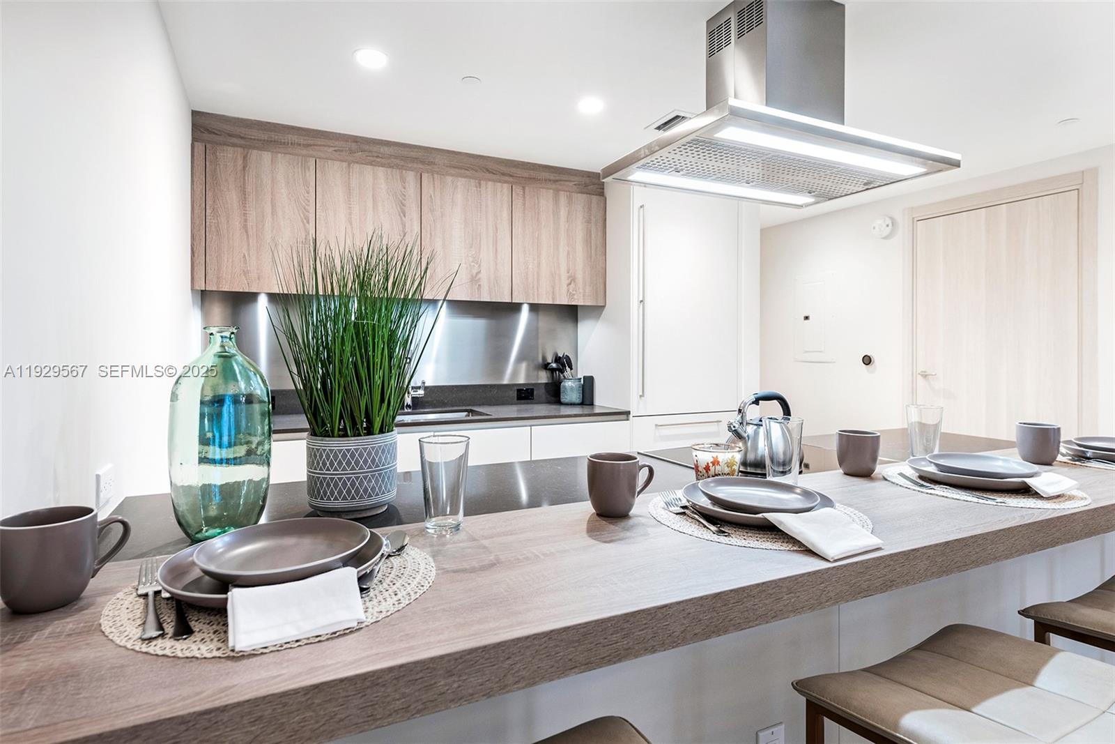 1000 Brickell Plz #4005, Miami FL 33131