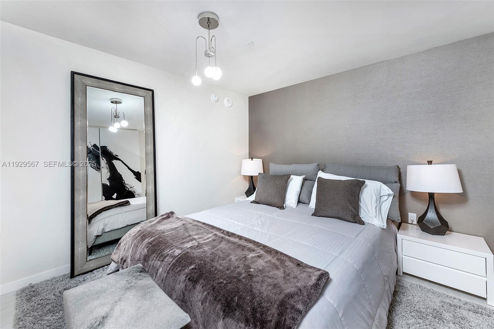 1000 Brickell Plz #4005, Miami FL 33131