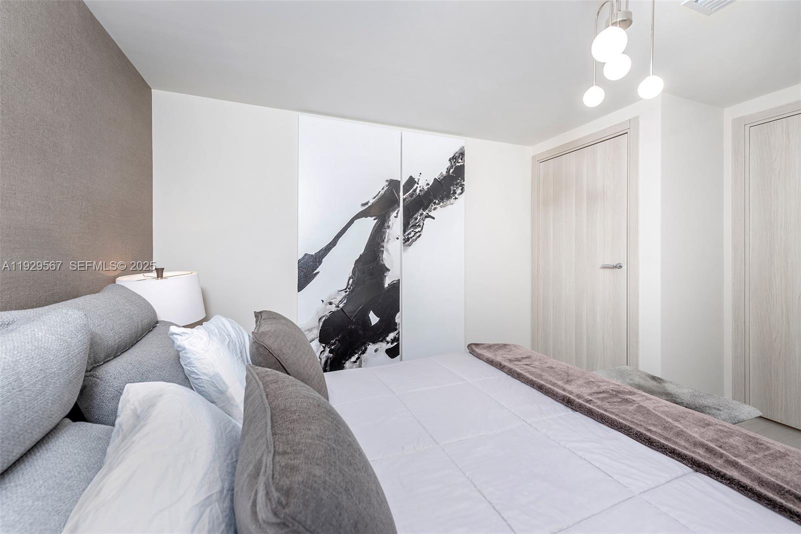 1000 Brickell Plz #4005, Miami FL 33131