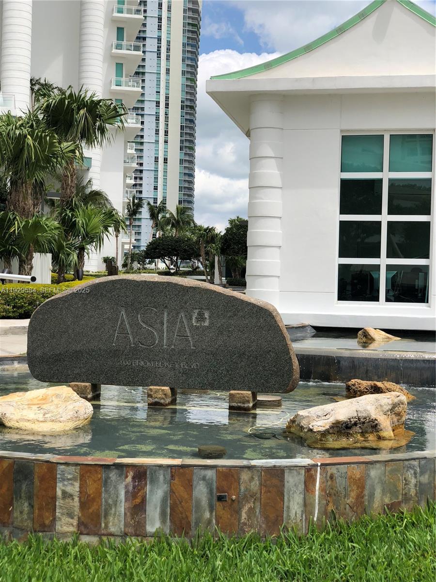 900 Brickell Key Blvd #1602, Miami FL 33131