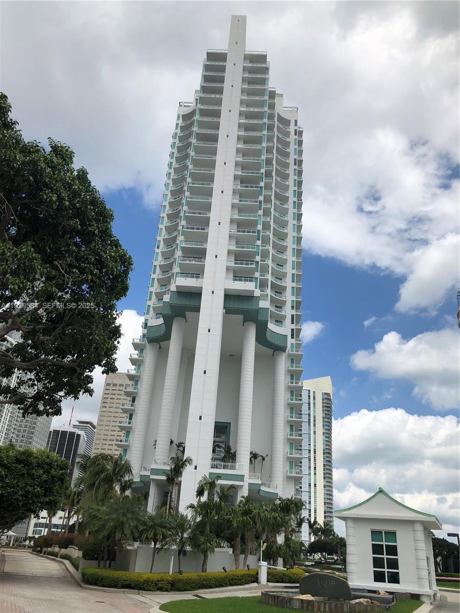 900 Brickell Key Blvd #1602, Miami FL 33131