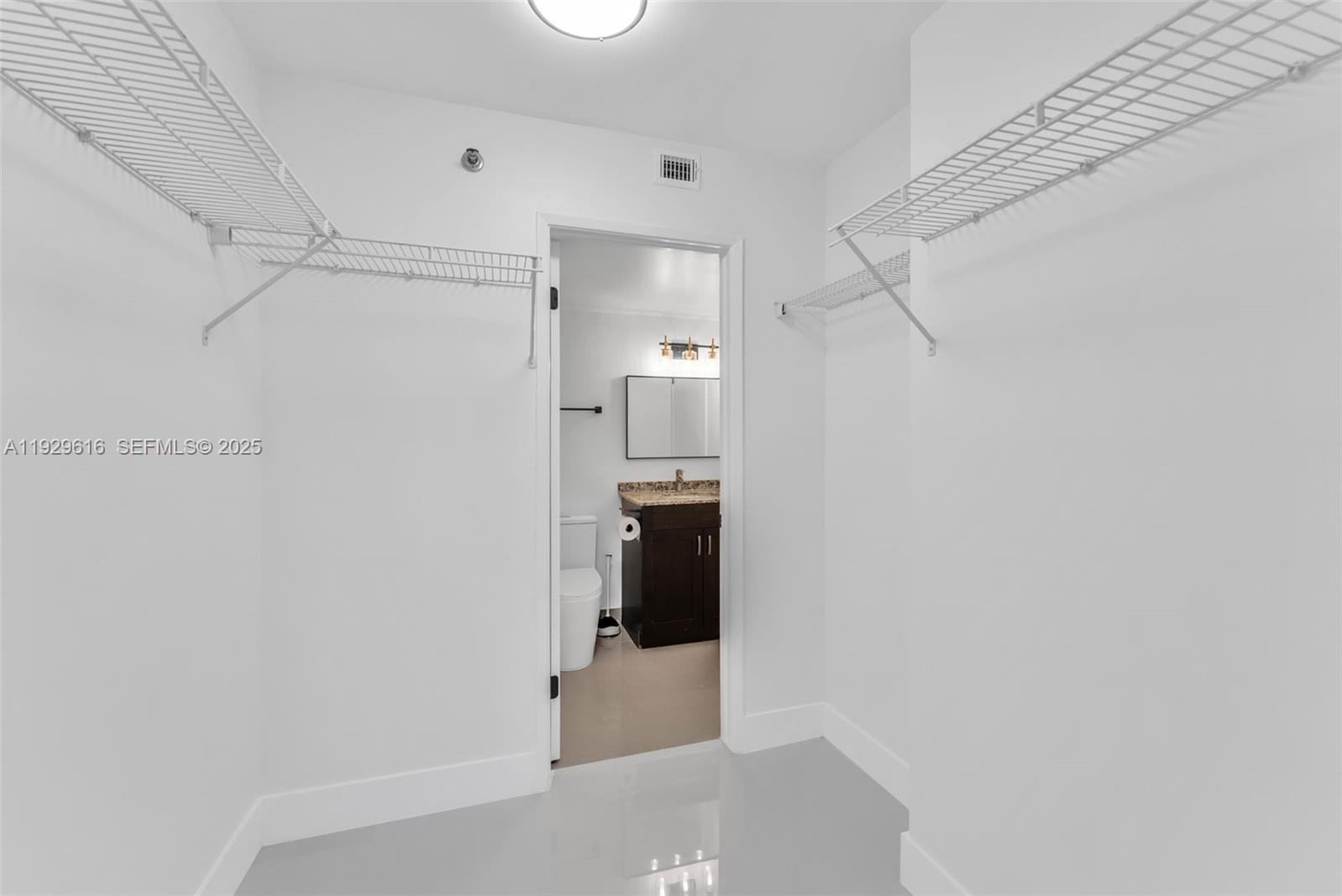 770 Claughton Island Dr #1401, Miami FL 33131