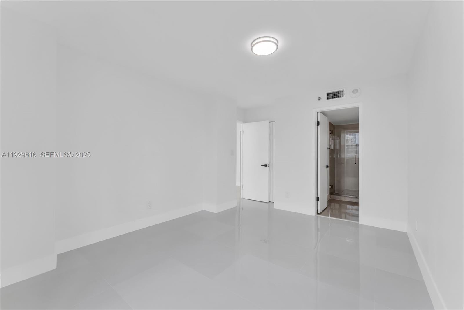 770 Claughton Island Dr #1401, Miami FL 33131