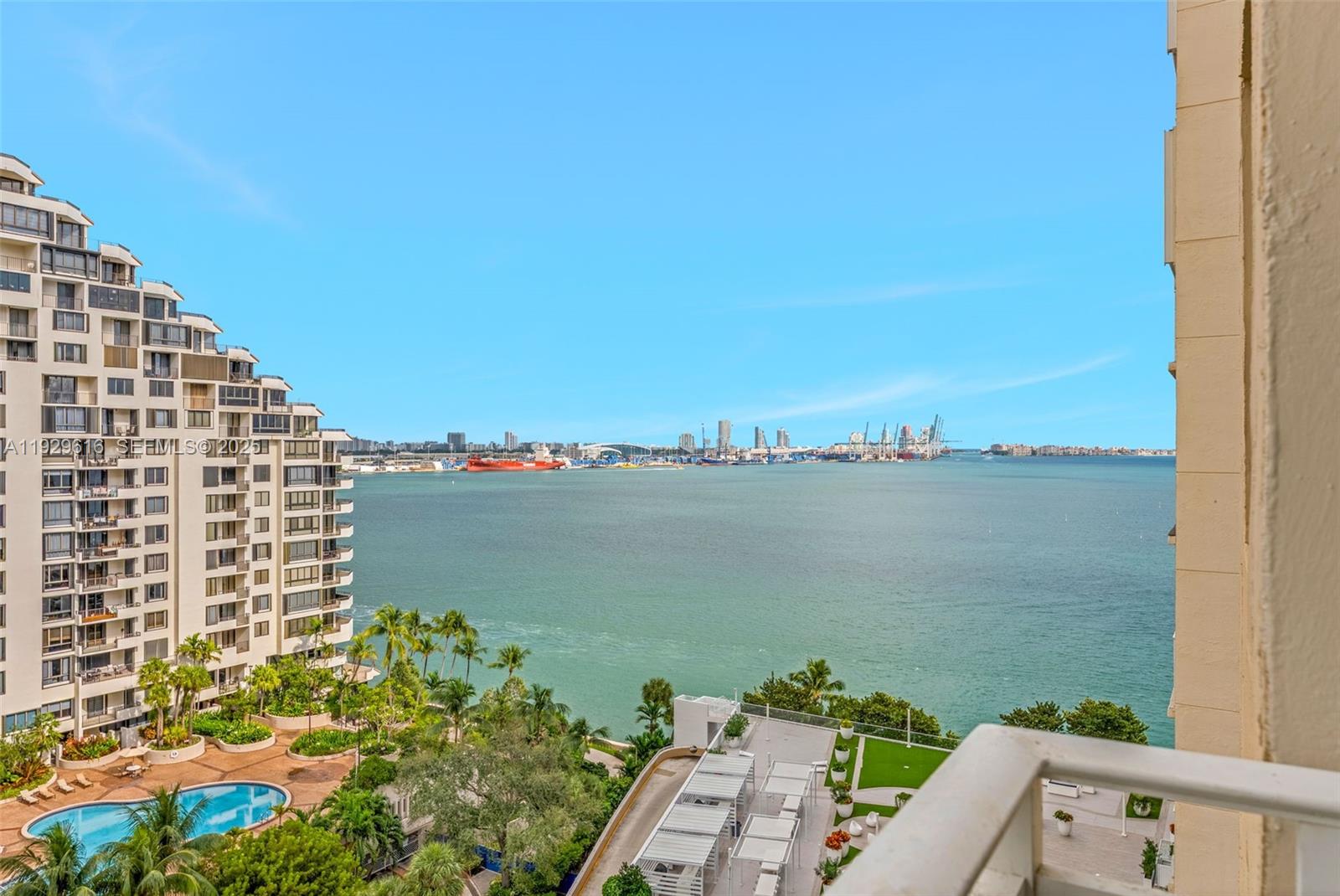 770 Claughton Island Dr #1401, Miami FL 33131