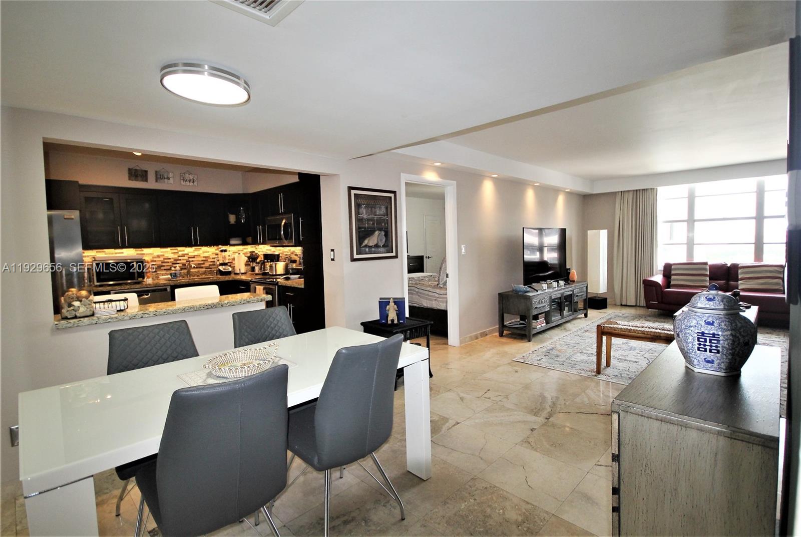 5161 Collins Ave #1610, Miami Beach FL 33140