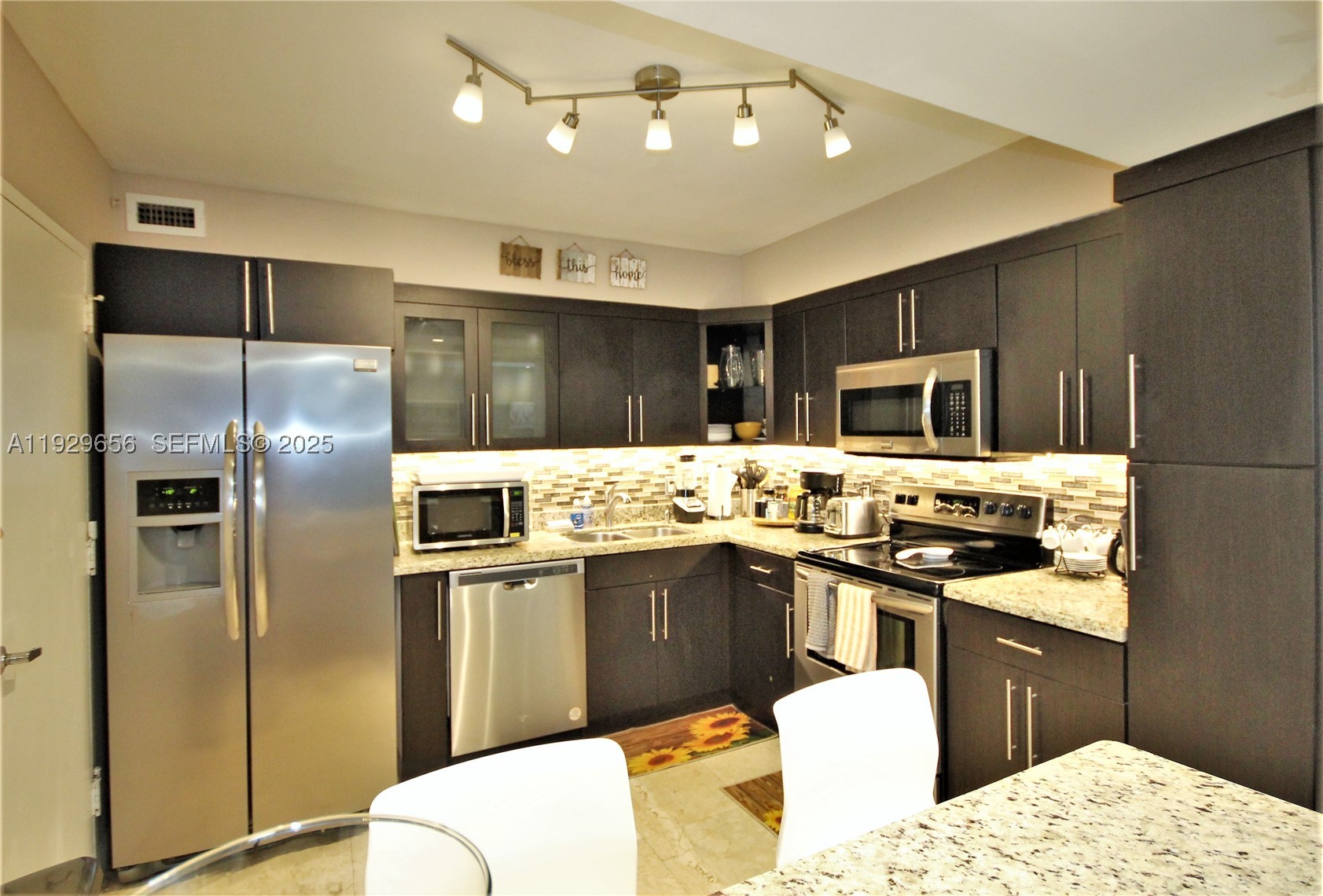 5161 Collins Ave #1610, Miami Beach FL 33140