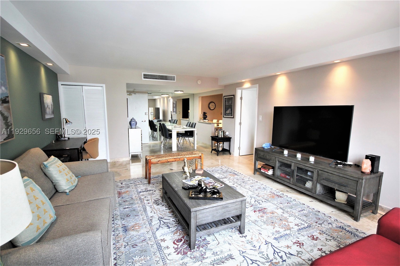 5161 Collins Ave #1610, Miami Beach FL 33140
