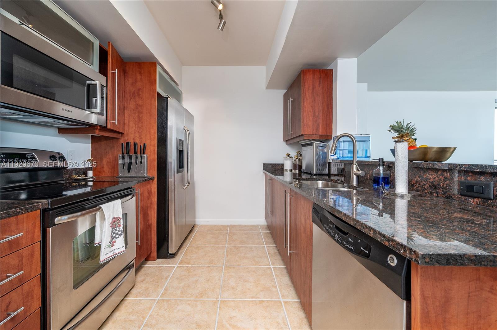 7350 SW 89th St #1702S, Miami FL 33156