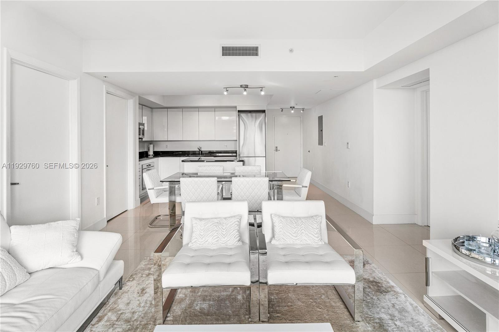 92 SW 3rd St #4704, Miami FL 33130