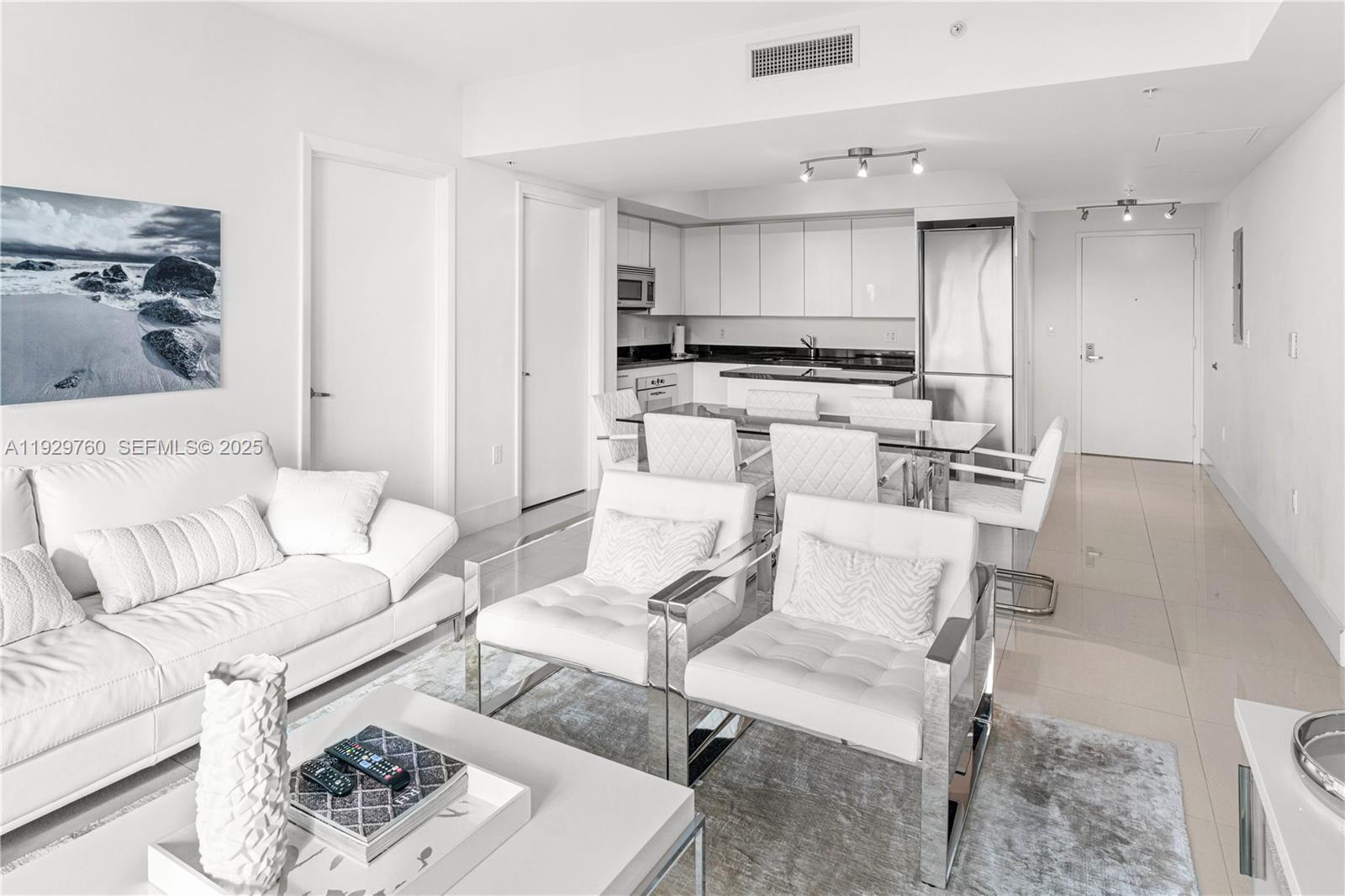 92 SW 3rd St #4704, Miami FL 33130