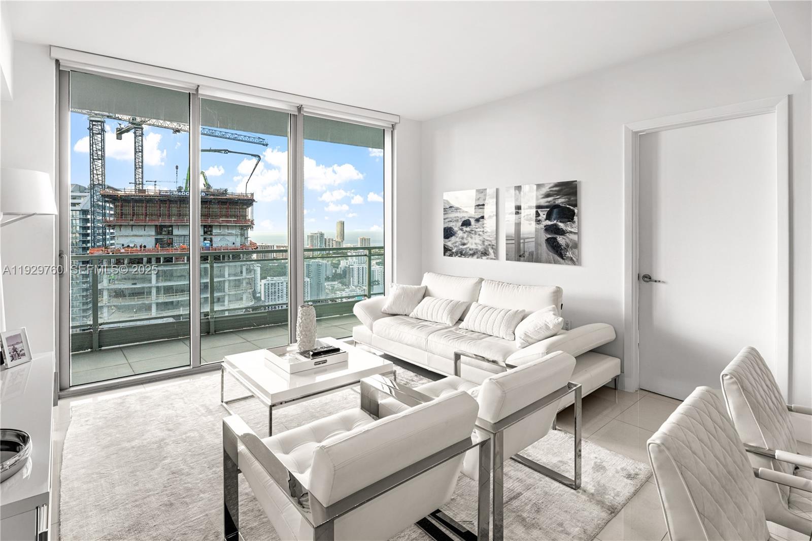 92 SW 3rd St #4704, Miami FL 33130