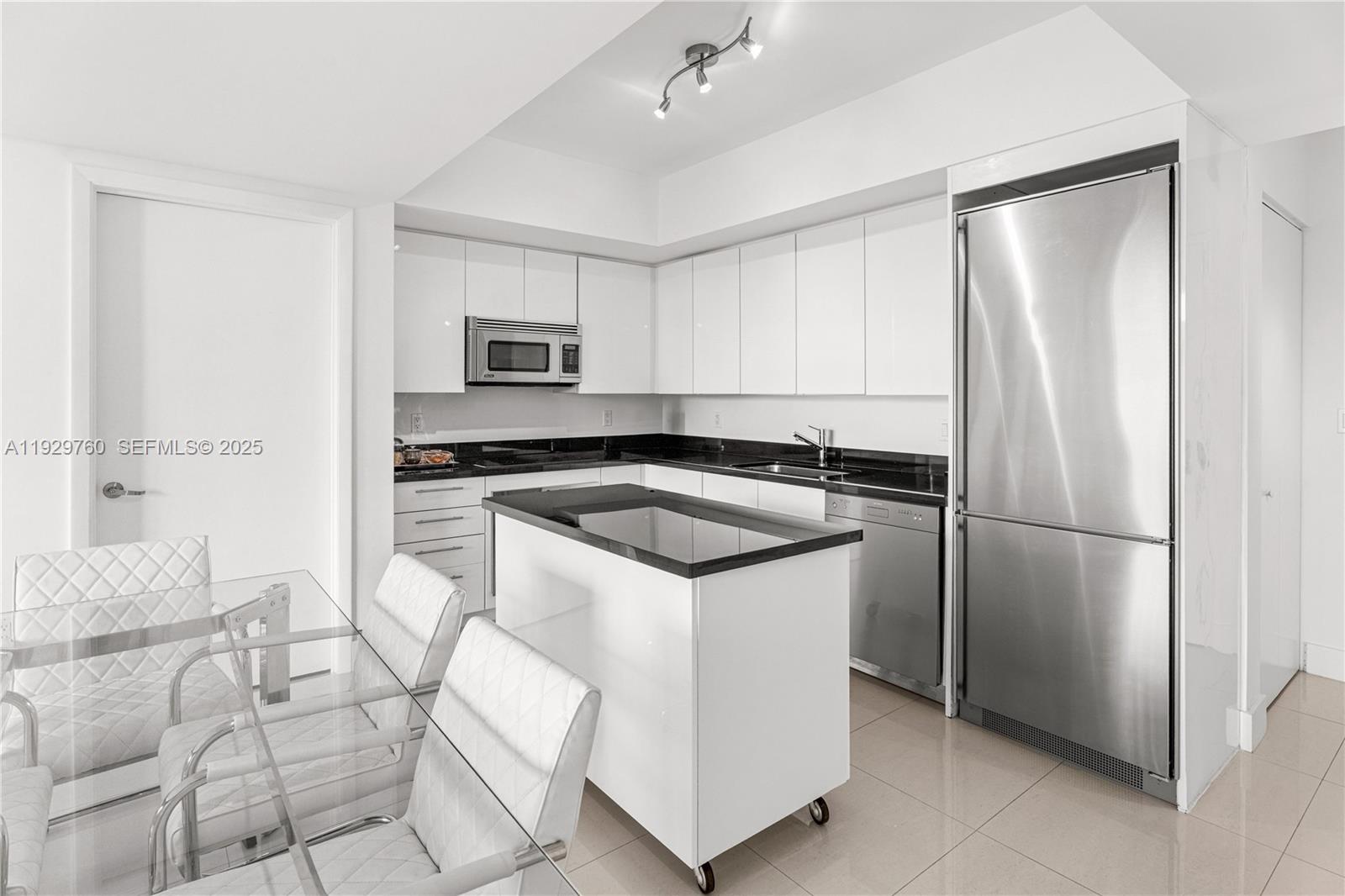 92 SW 3rd St #4704, Miami FL 33130