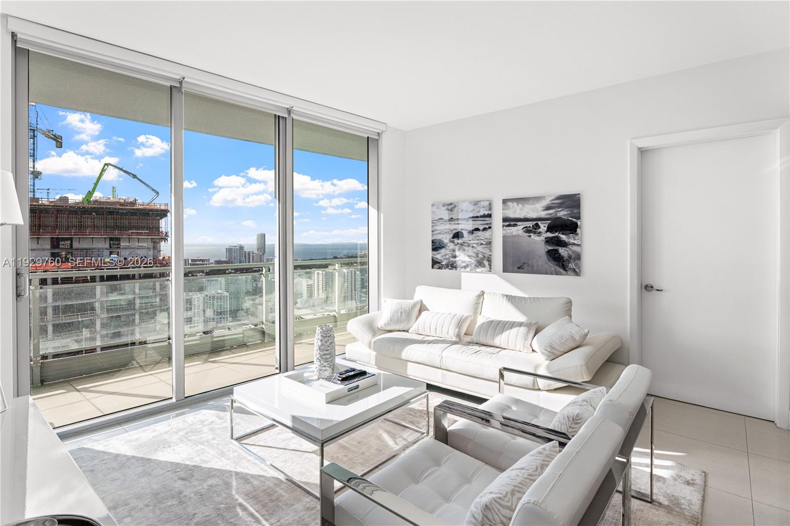 92 SW 3rd St #4704, Miami FL 33130