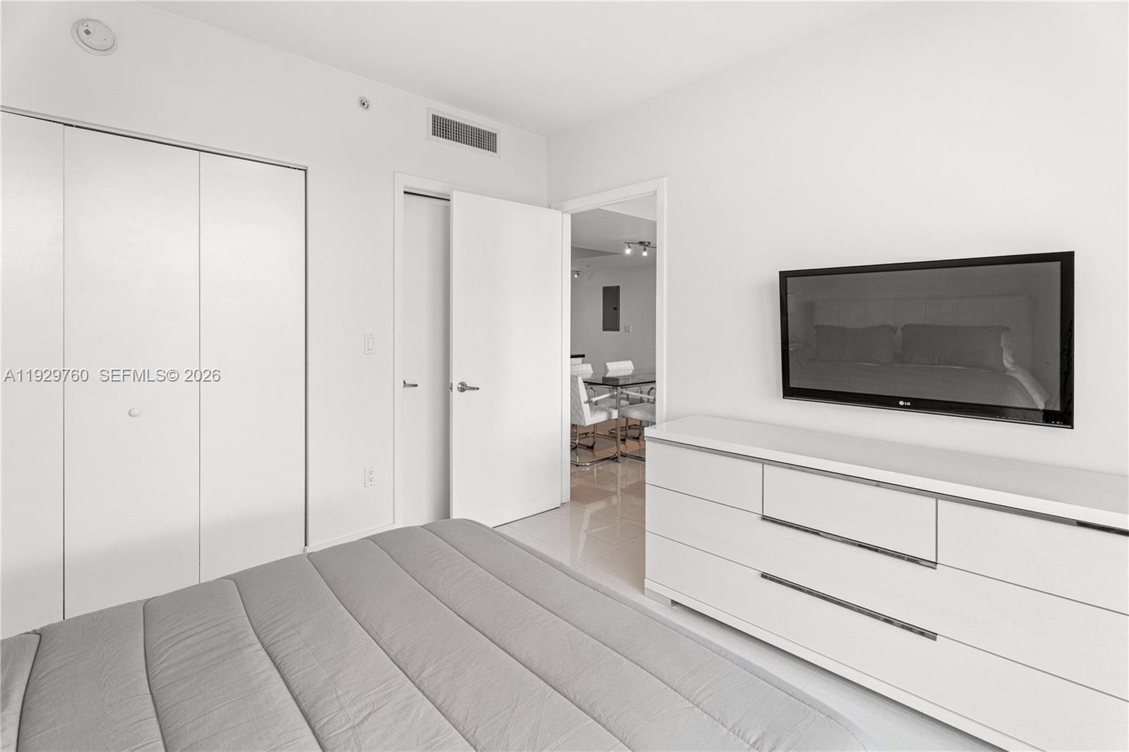 92 SW 3rd St #4704, Miami FL 33130