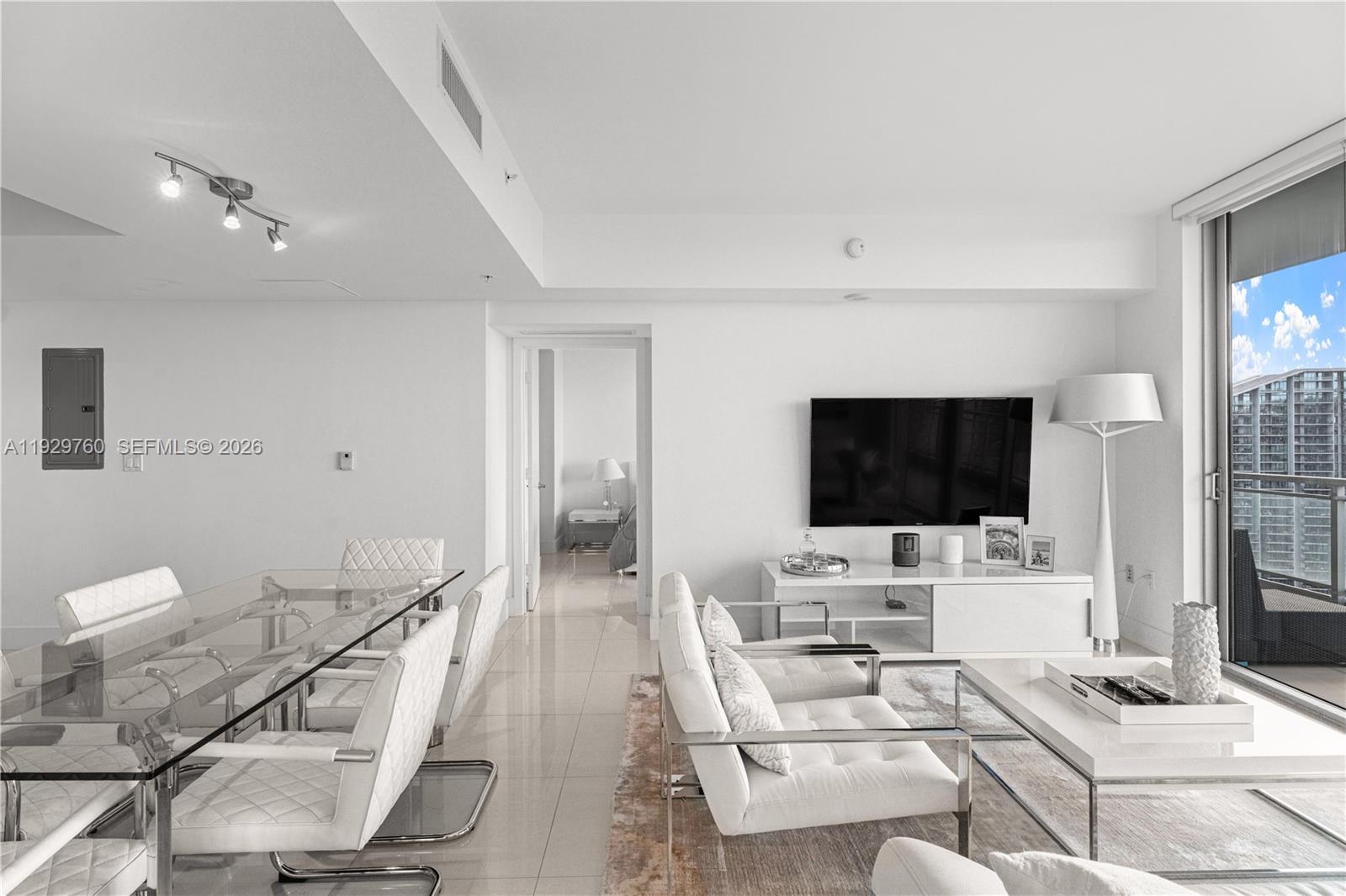 92 SW 3rd St #4704, Miami FL 33130