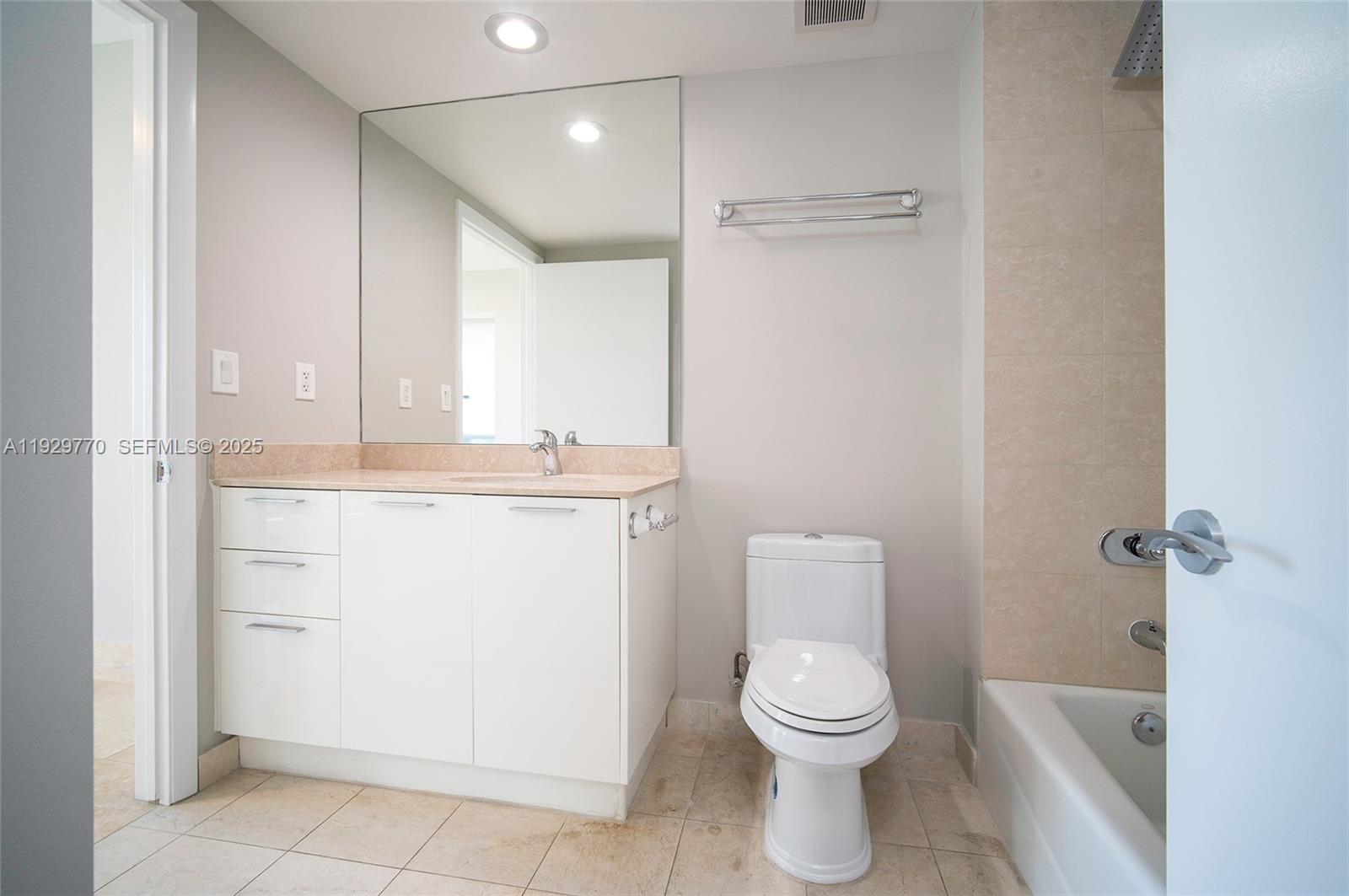 400 Alton Rd #2309, Miami Beach FL 33139