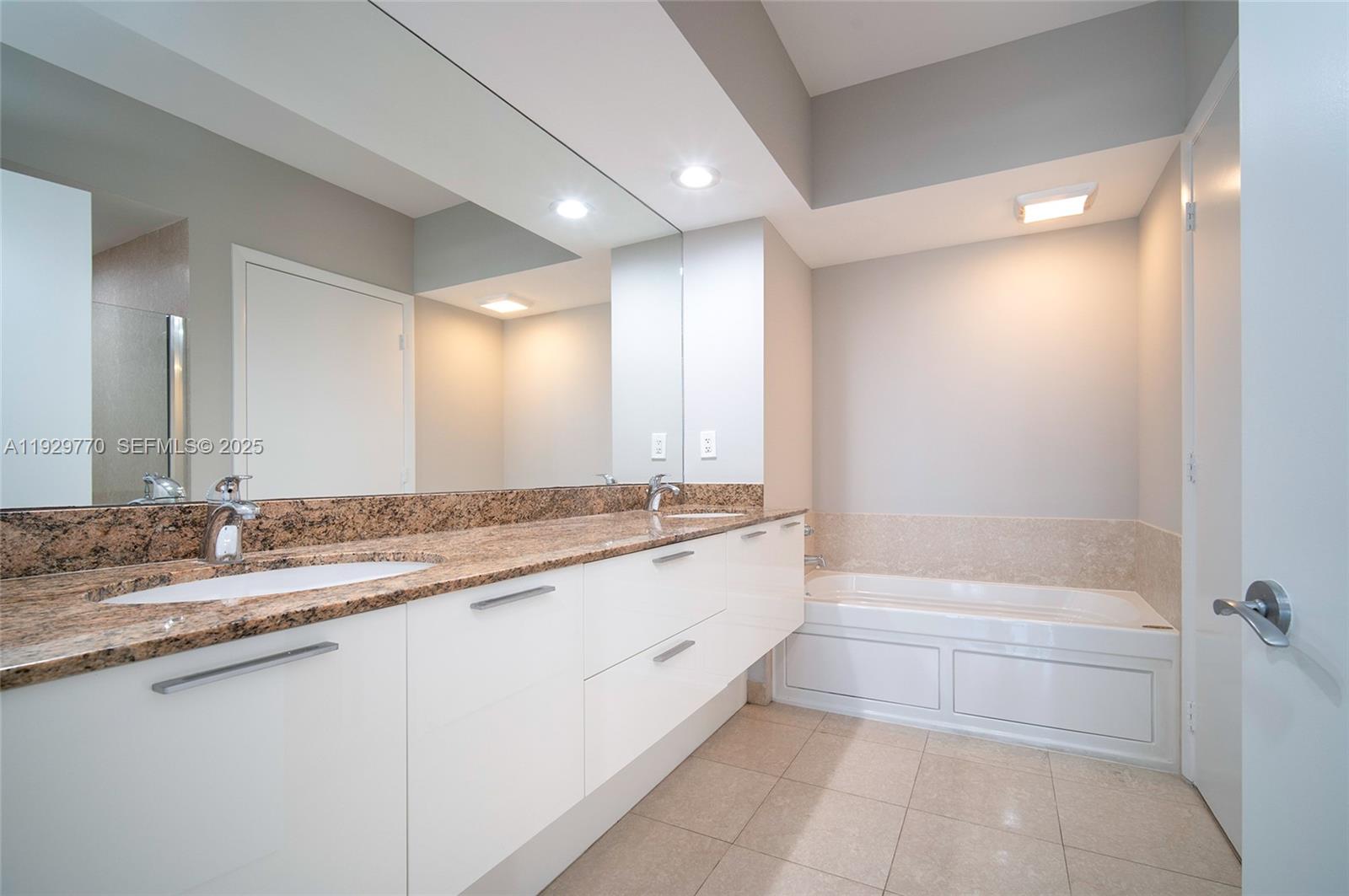 400 Alton Rd #2309, Miami Beach FL 33139