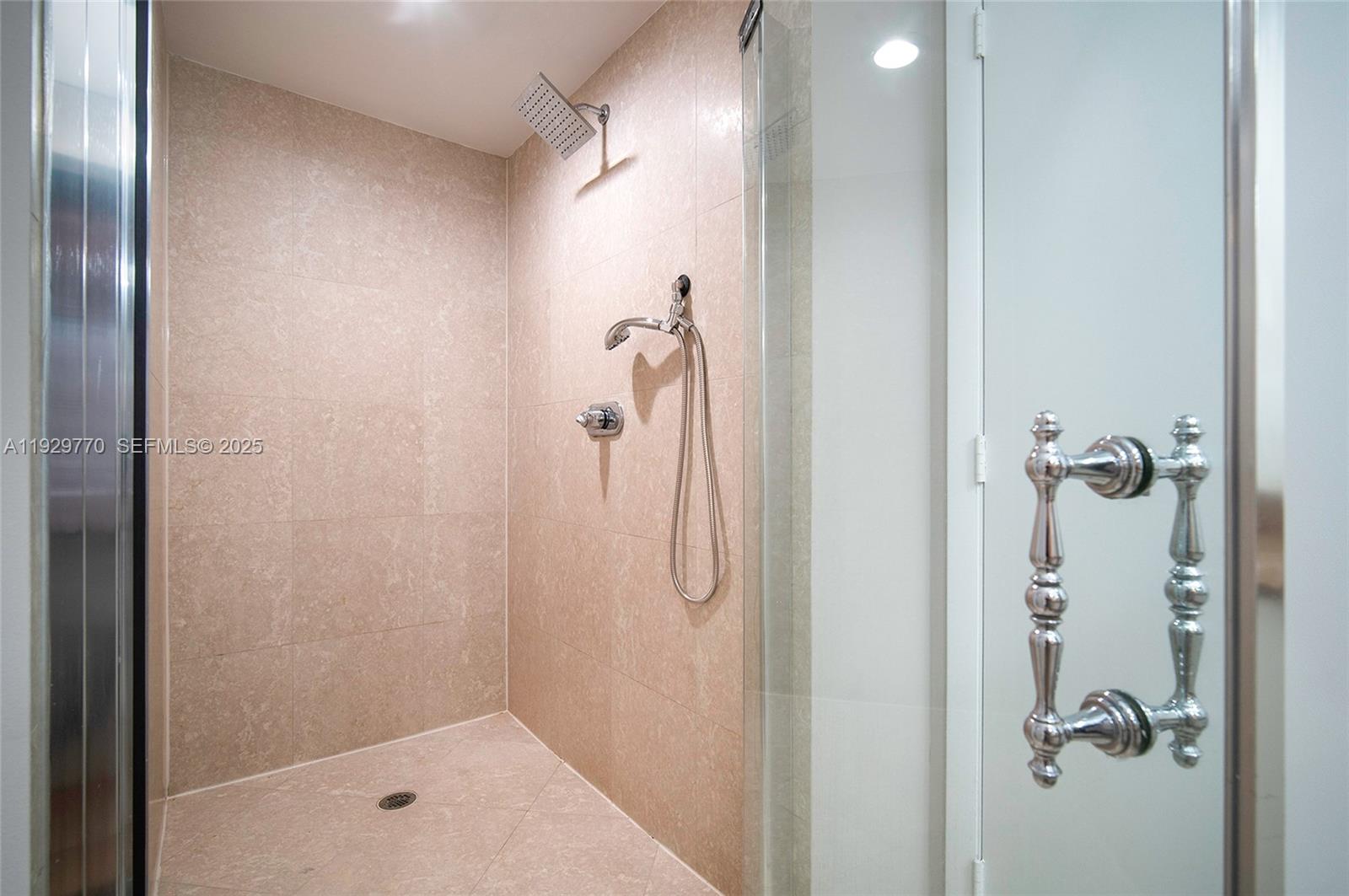 400 Alton Rd #2309, Miami Beach FL 33139