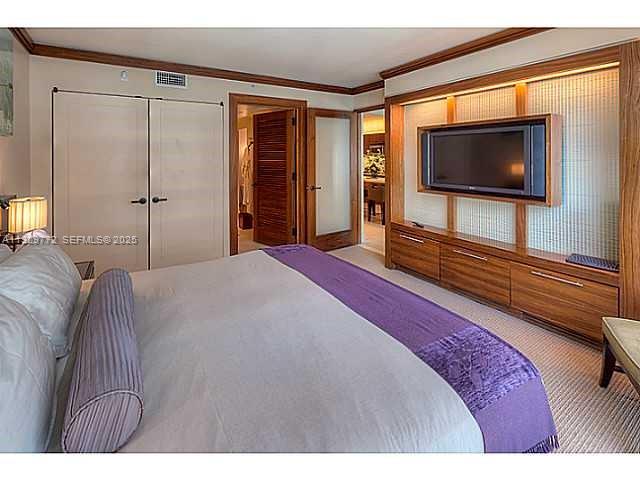 6801 Collins Ave #309, Miami Beach FL 33141