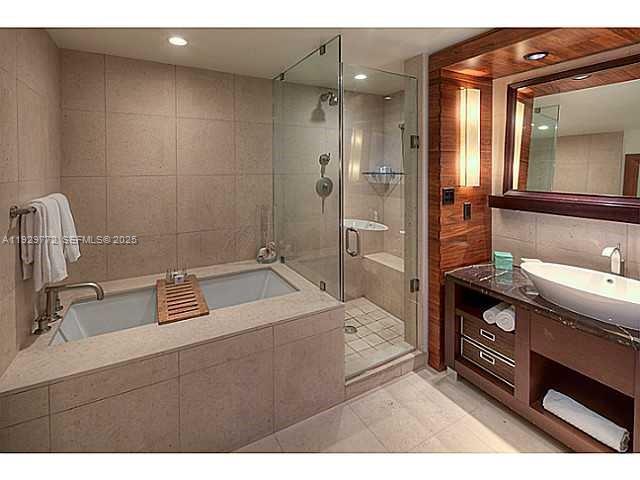 6801 Collins Ave #309, Miami Beach FL 33141