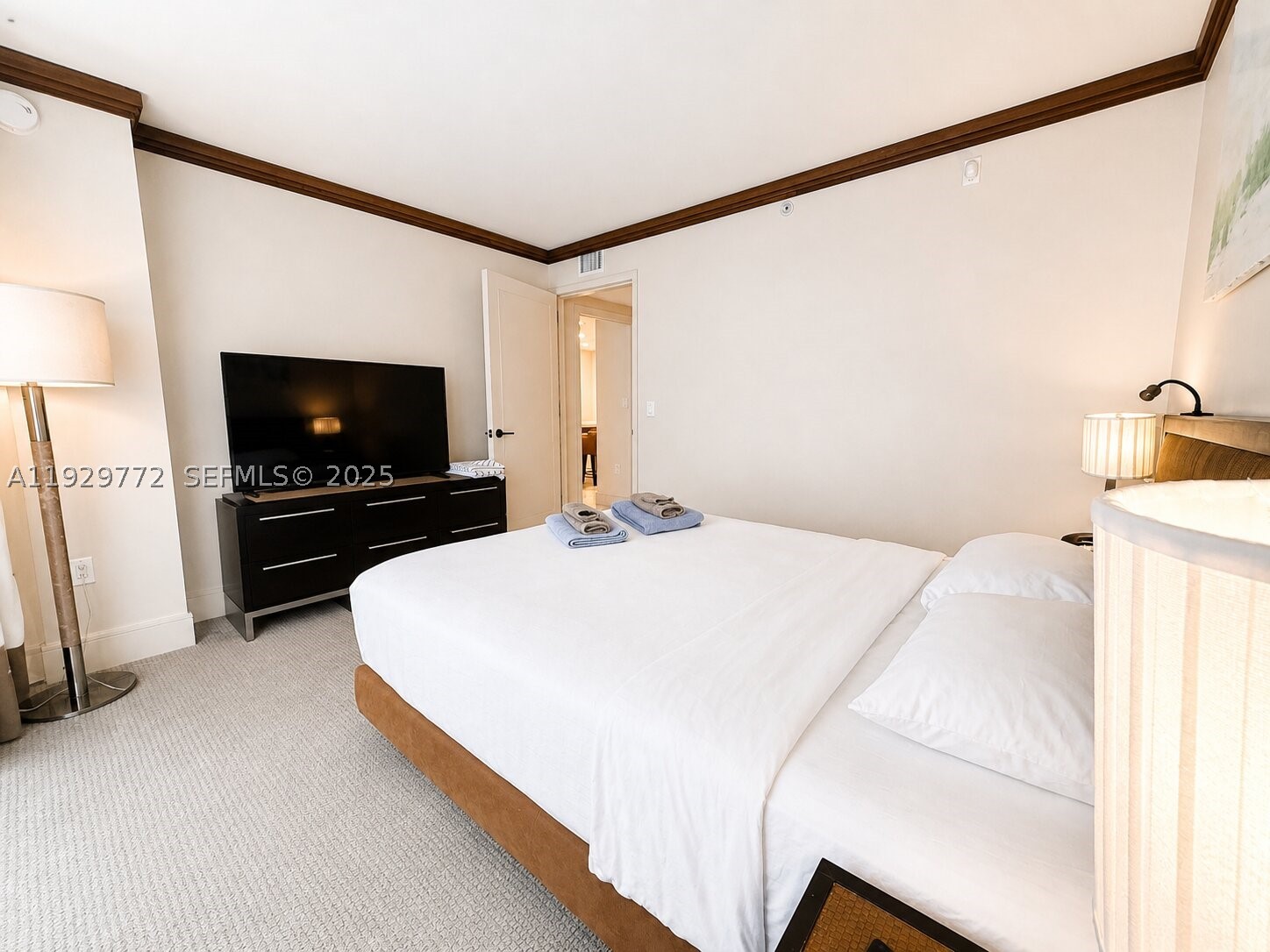 6801 Collins Ave #309, Miami Beach FL 33141