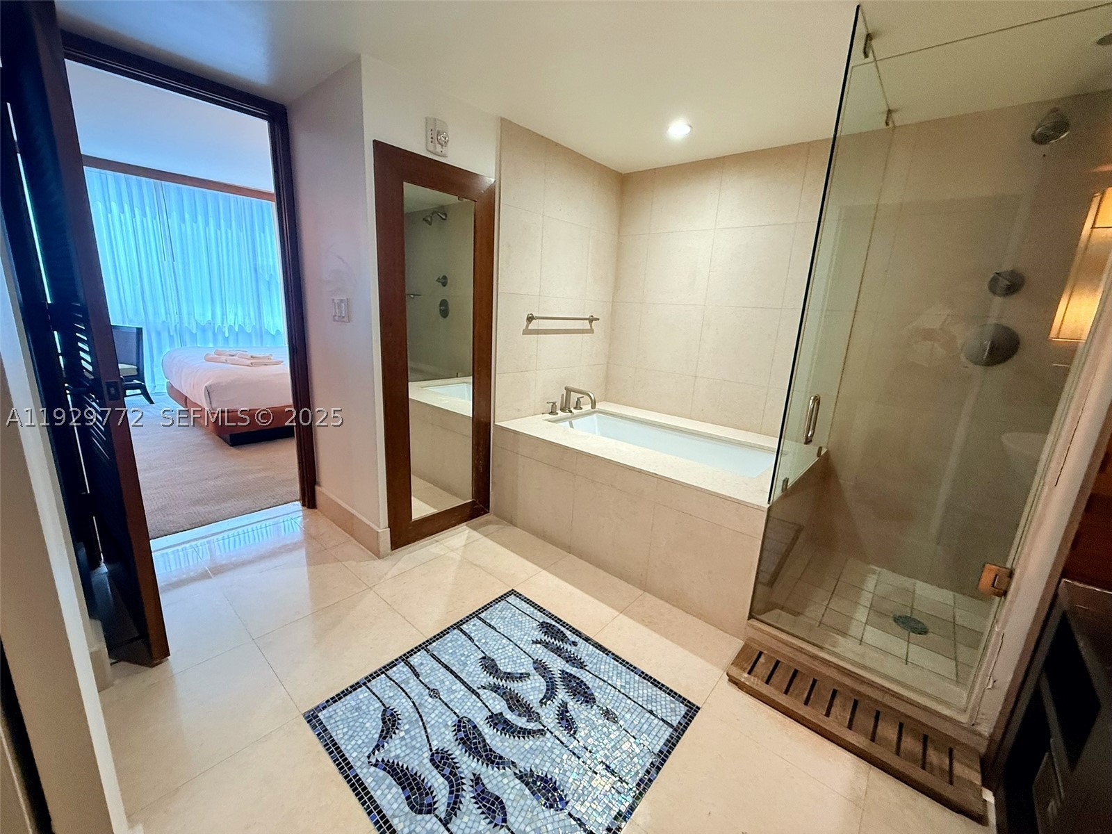 6801 Collins Ave #309, Miami Beach FL 33141