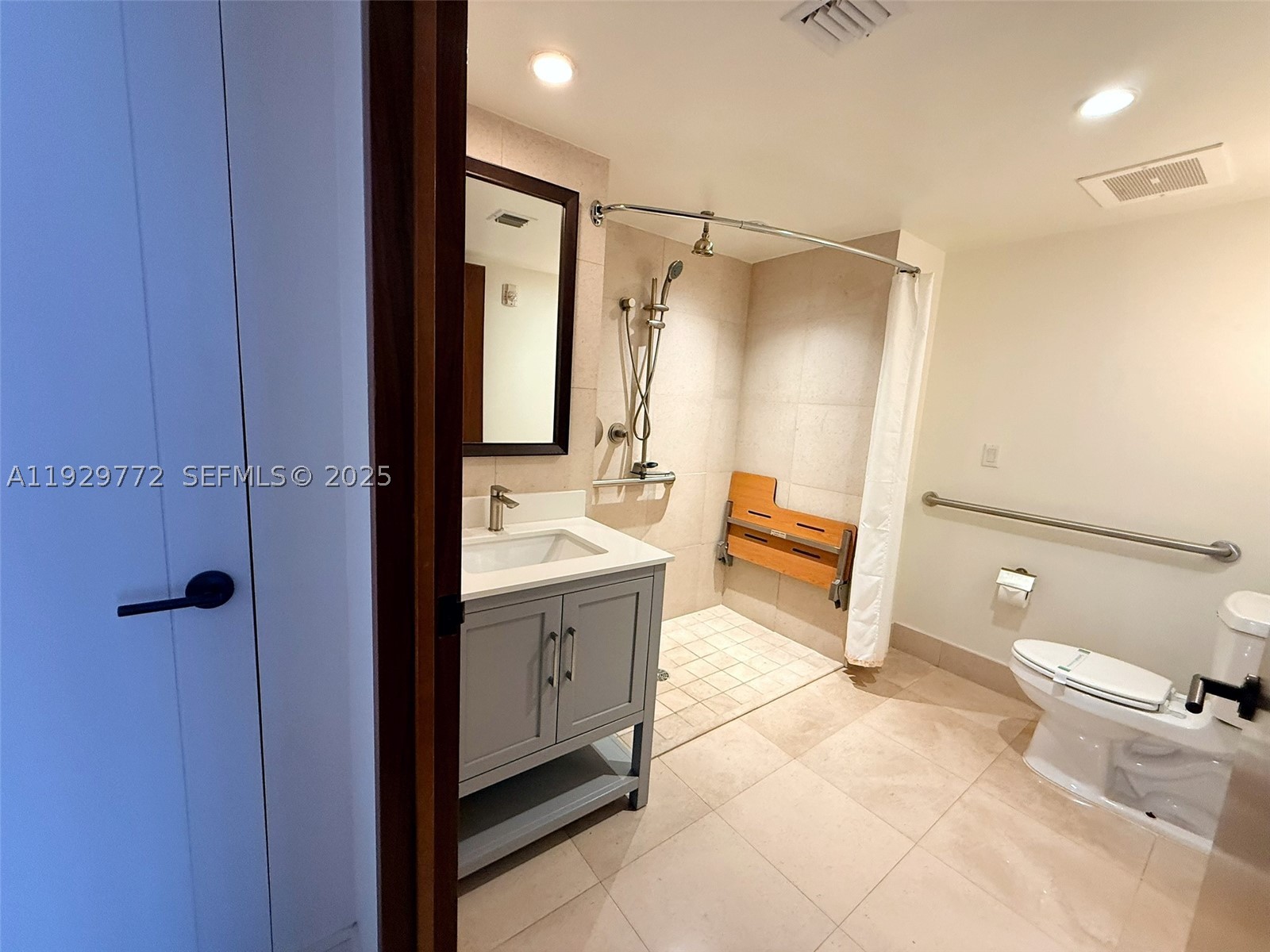 6801 Collins Ave #309, Miami Beach FL 33141