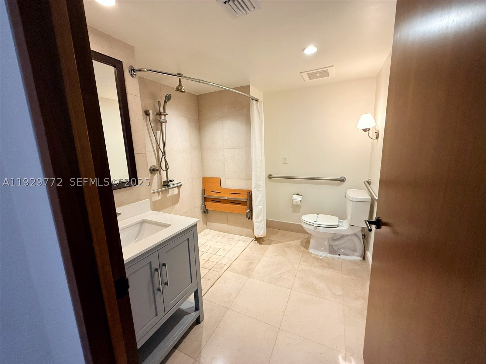 6801 Collins Ave #309, Miami Beach FL 33141