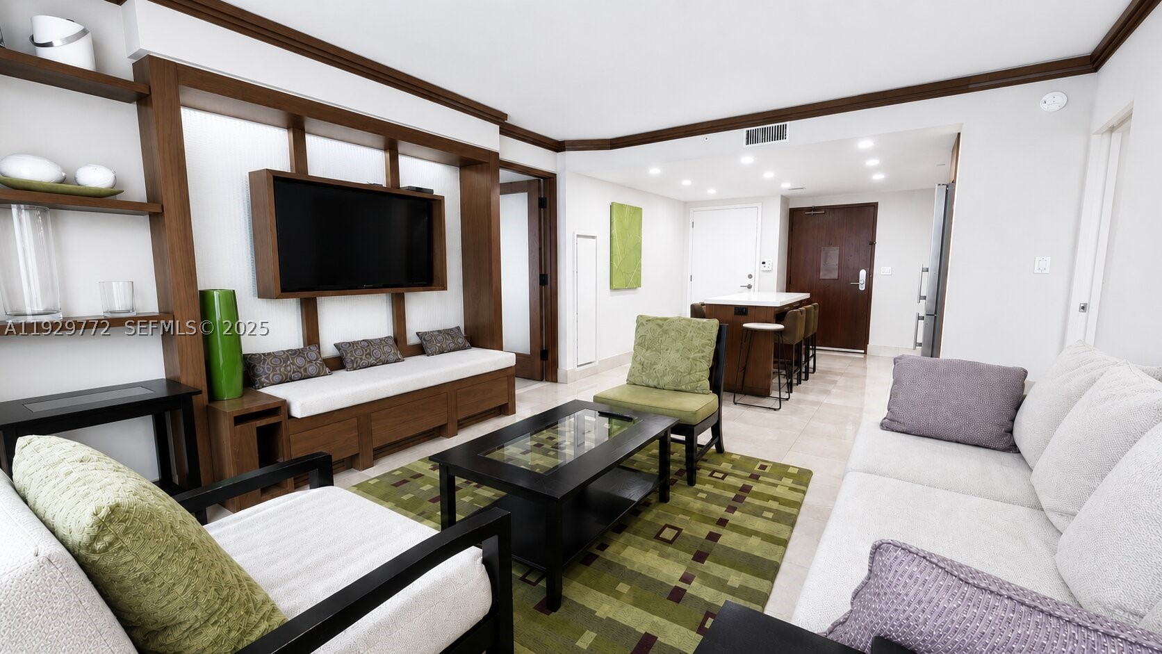 6801 Collins Ave #309, Miami Beach FL 33141
